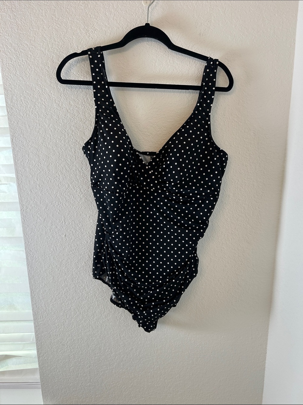 Trimshaper  Polka Dot Scoop Neck One-Piece Swimsuit - Black/White plus size 22w